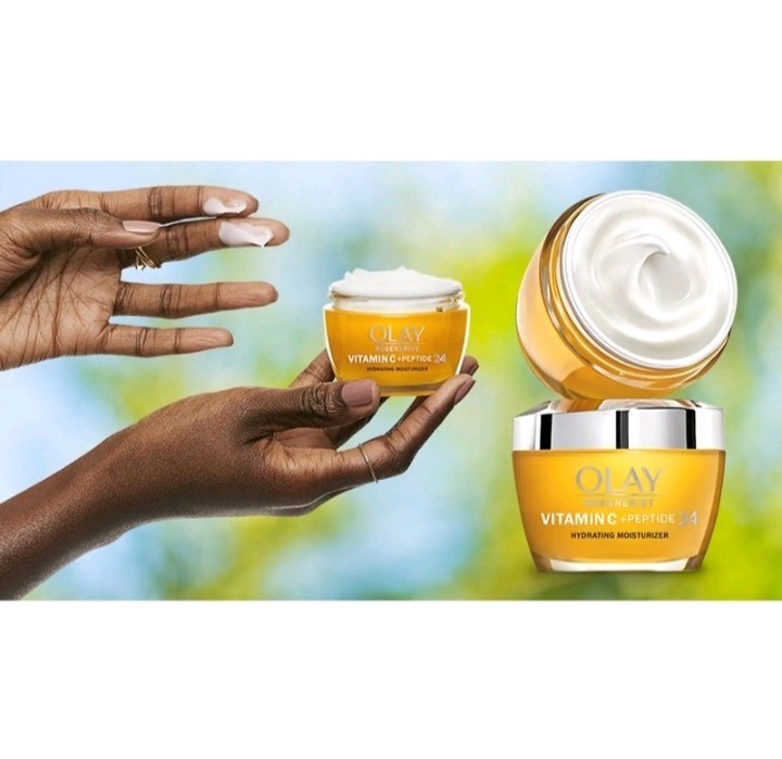 Kem dưỡng da Olay vitamin C peptide 24 hydrating moisturizer