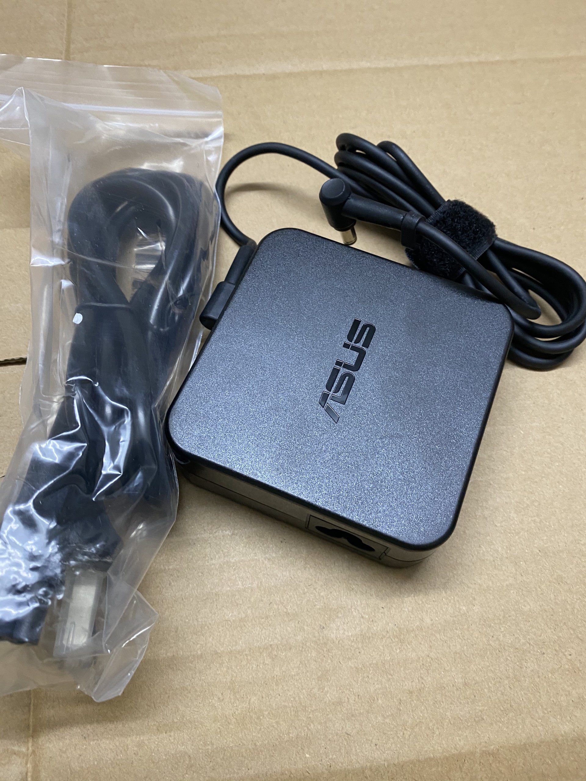 Sạc laptop Asus 19v 4.74A zin