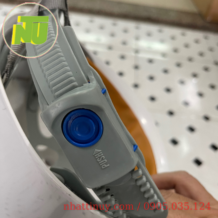 Nón bảo hộ kiểu Nhật màu trắng - dạng bấm dễ dùng