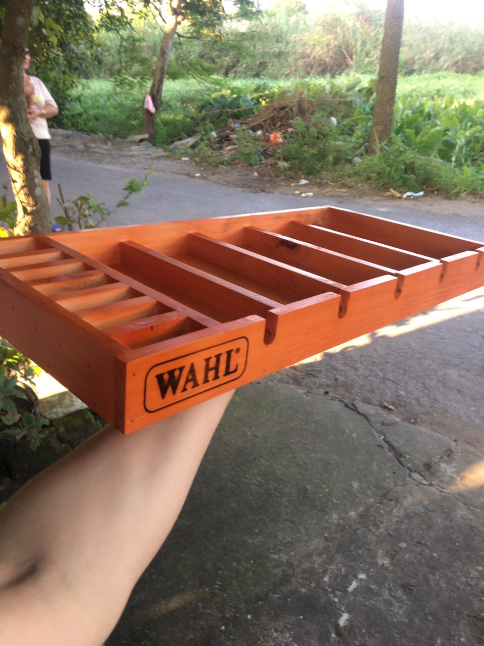 khay gỗ đựng tông đơ