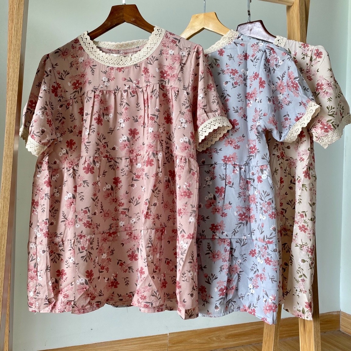 Áo bầu thời trang | Hoa nhí cổ ren - Chất Voan lụa | Free size