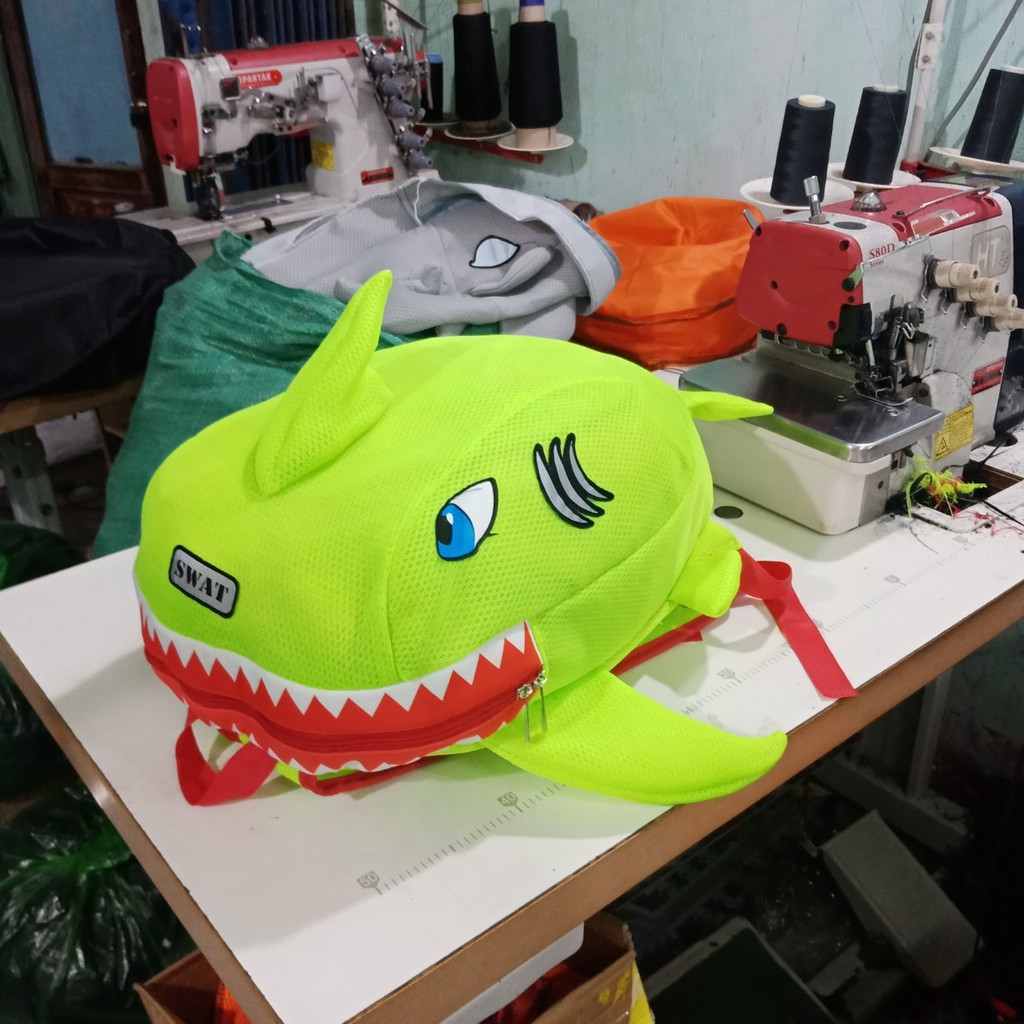 Balo cá mập đen baby shark
