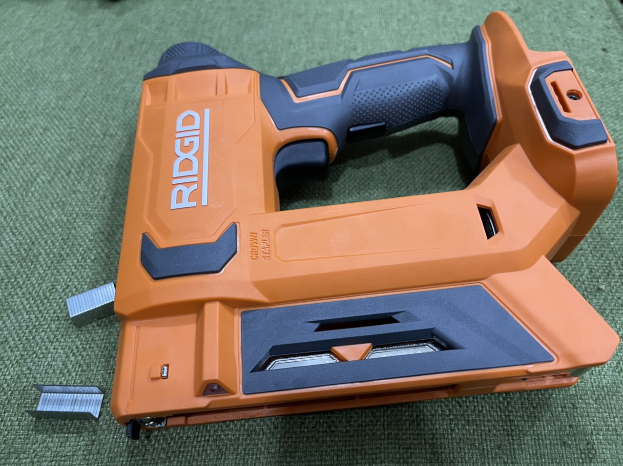 Máy bắn đinh U RIDGID R09897