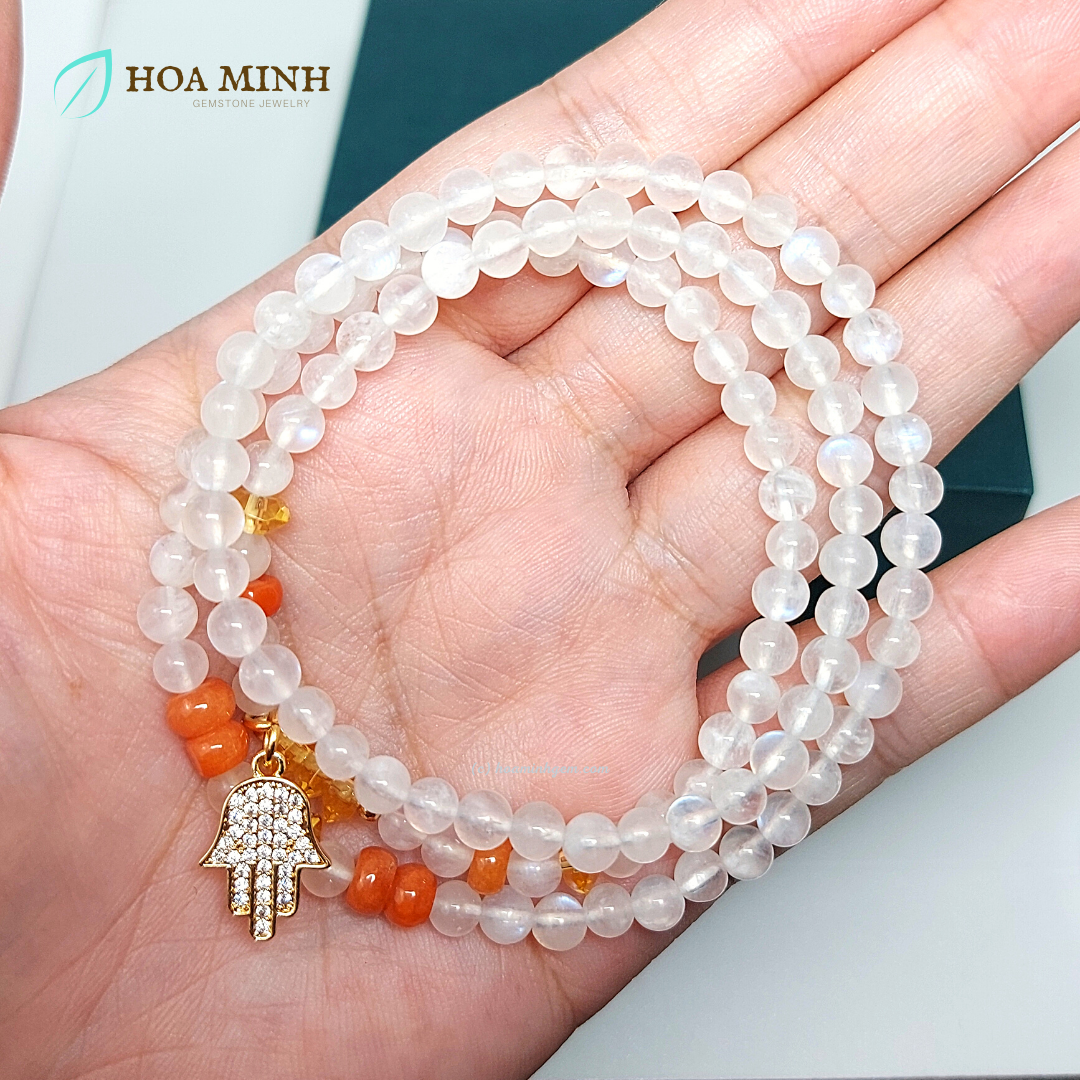 Vòng tay Mặt Trăng moonstone 5 li quấn 3 mix Cẩm Thạch Huyết bánh xe, Thạch Anh Vàng, Charm bàn tay Hamsa May Mắn, hợp mệnh Kim Thủy | Hoa Minh Gem