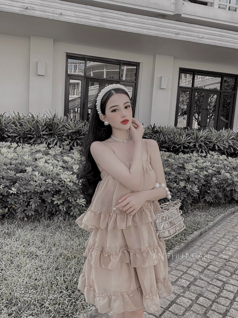 ĐẦM 2 DÂY MAXI DÁNG XÒE NGẮN BÈO TẦNG NHẸ NHÀNG, CHẤT VON LỤA CÁT DÀY MỊN CỰC XINH TTSGR