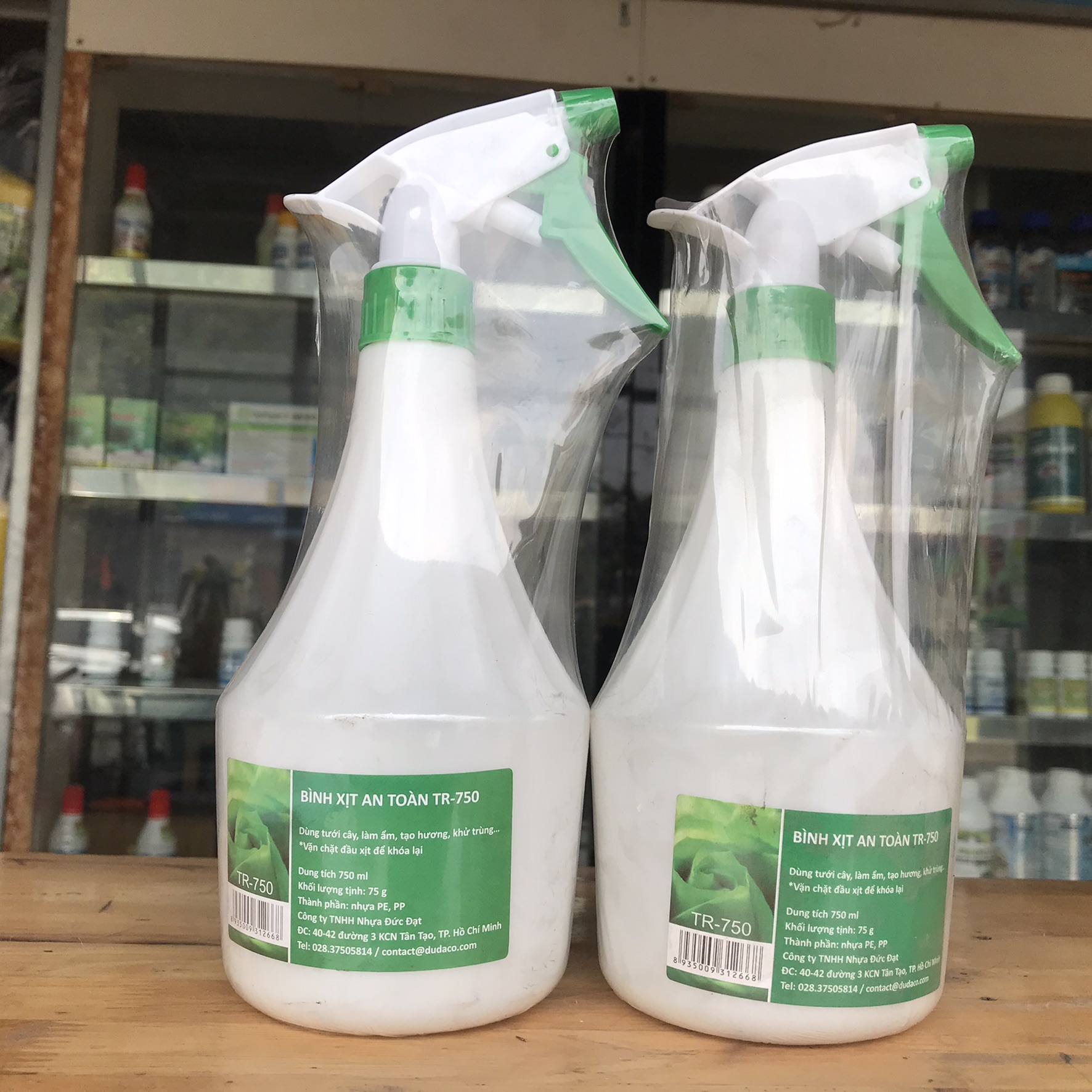 Bình xịt tưới cây cầm tay - 500ml/ 750ml (DUDACO TR-500/ TR-750)