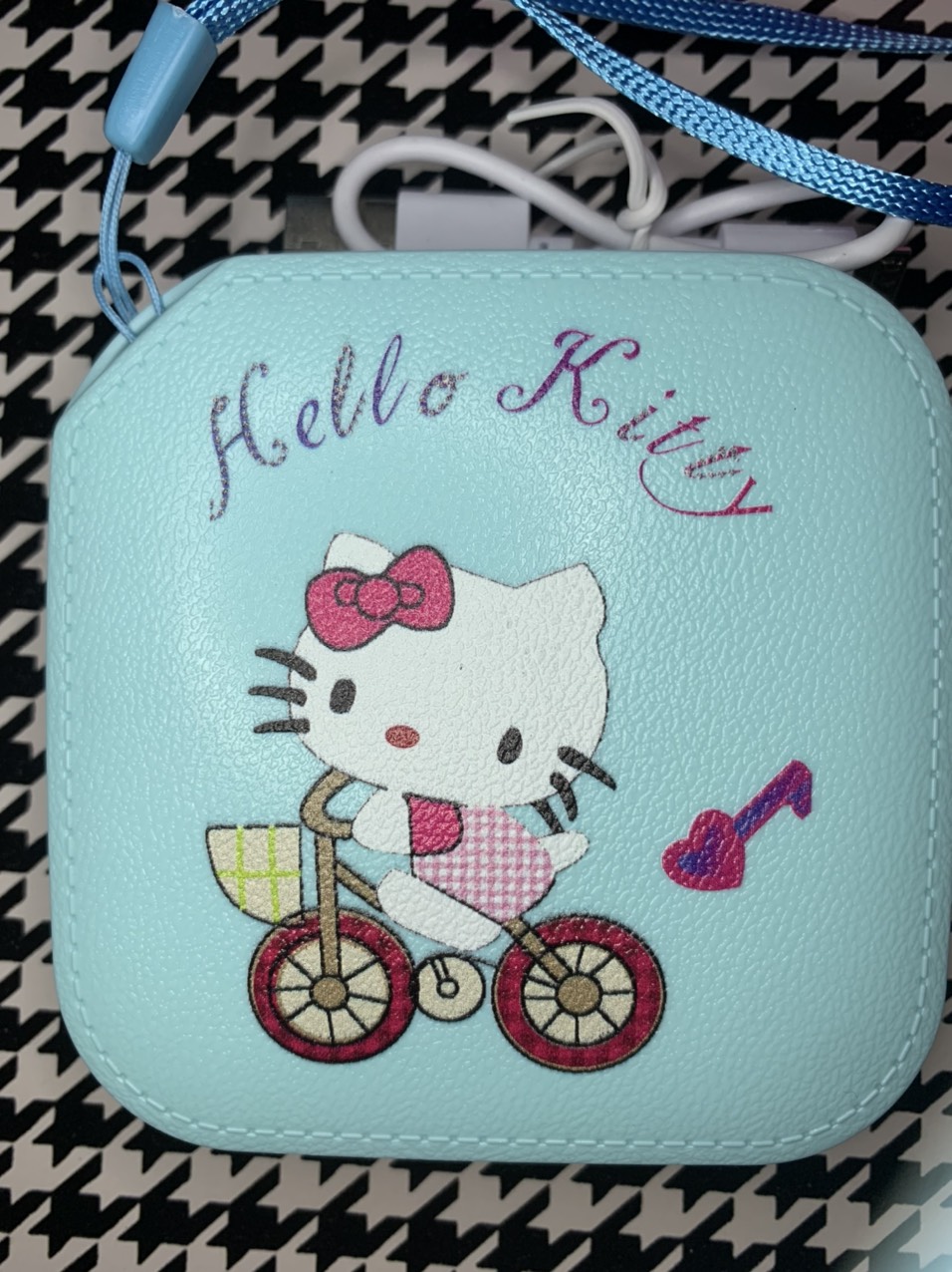 Sạc Dự Phòng Cute - Doremon - Hello Kitty 5000mah (Kèm Dây Đeo-Kèm Cáp Sạc)