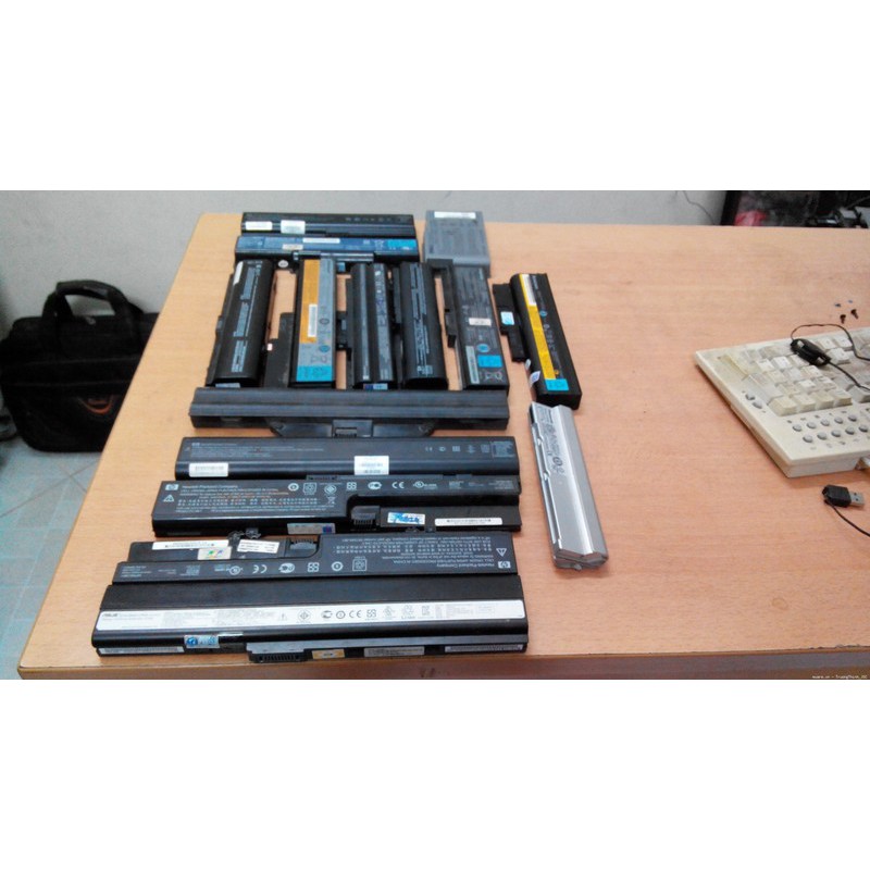 Pin laptop 4cell cũ hỏng cho ae lấy cell - Pin 4cell