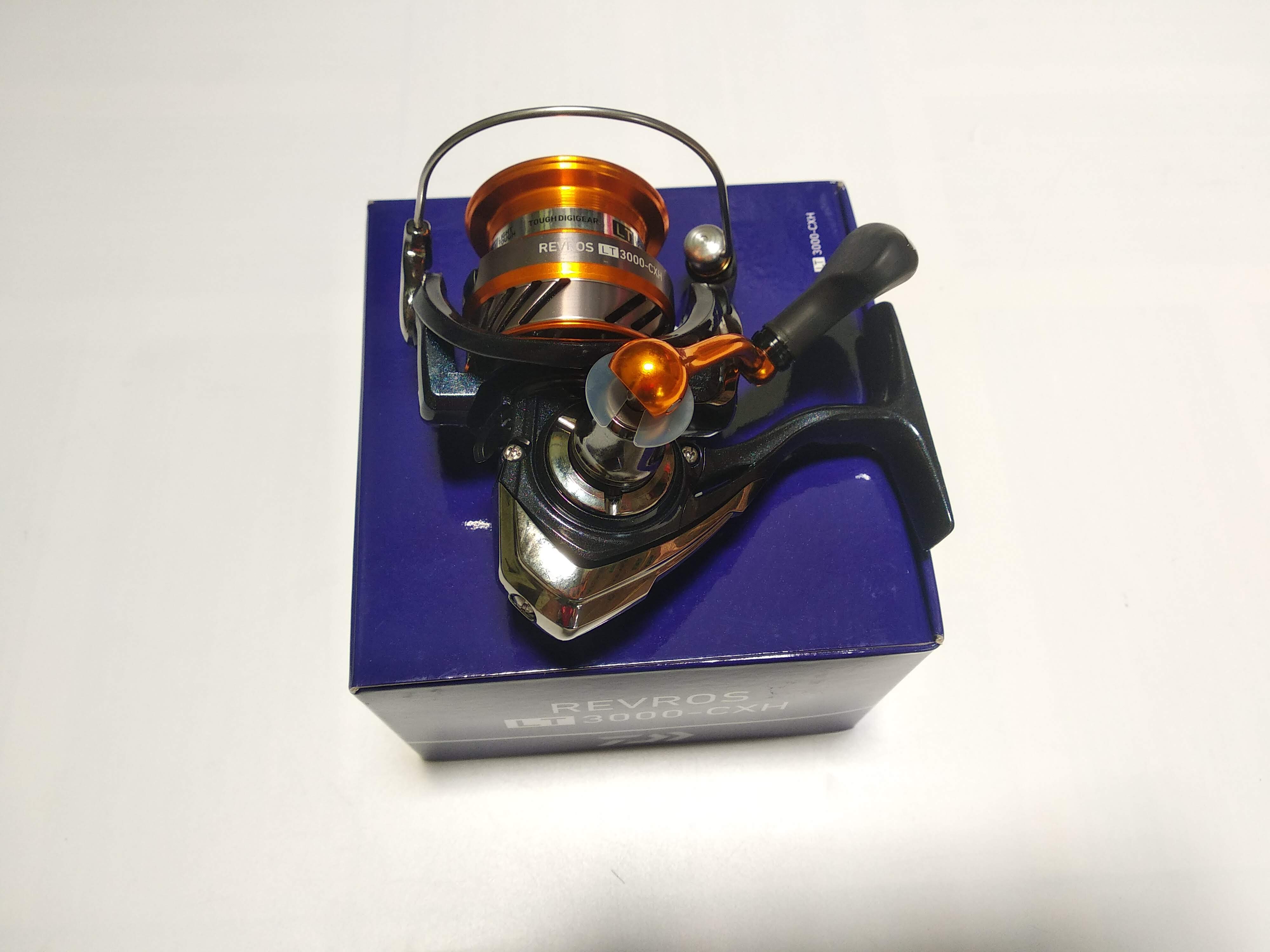 Máy Câu Cá Daiwa Revros LT 3000-CXH - Máy Đứng