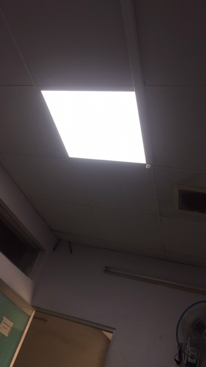 Đèn tấm ốp trần 600 x 600mm (48W)
