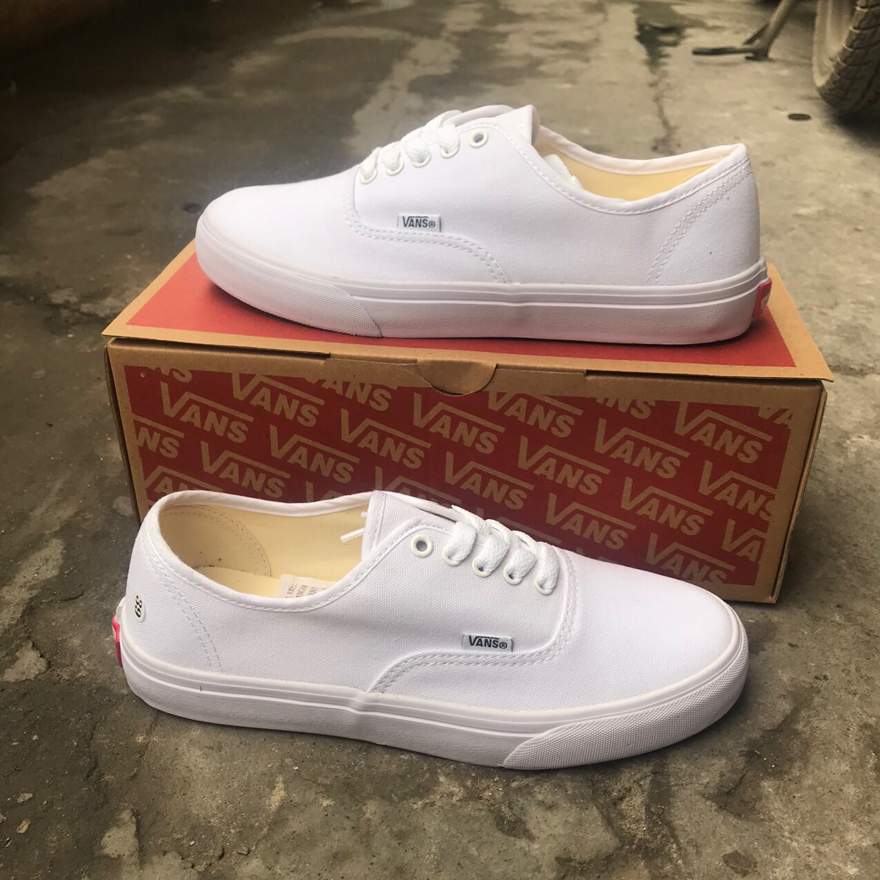GIÀY VANS CLASSIC TRẮNG (Full box, tag)