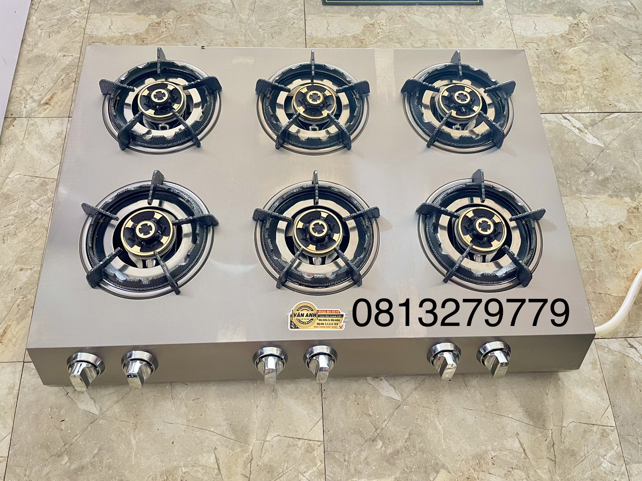 Bếp gas 6 họng cao cấp ( đầu đốt bằng đồng kiềng gang nút inox )