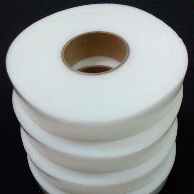 Cuộn băng keo tan bảng 2cm giúp kết dính vải ứng dụng trong kẹp mép vải 1 cuộn