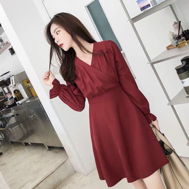 Đầm đỏ cổ V v2
