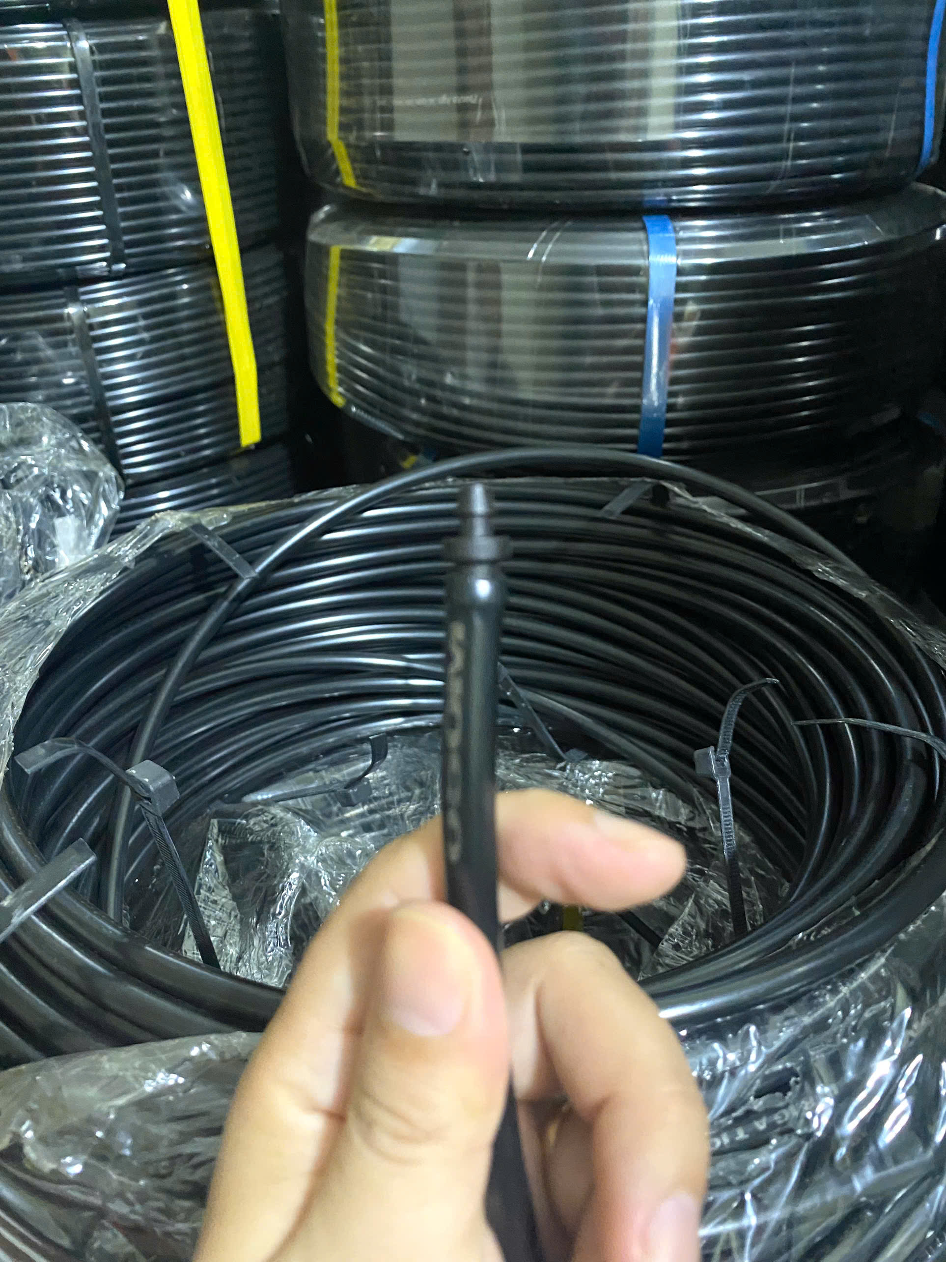 Bịt ống 6mm, 8mm màu đen