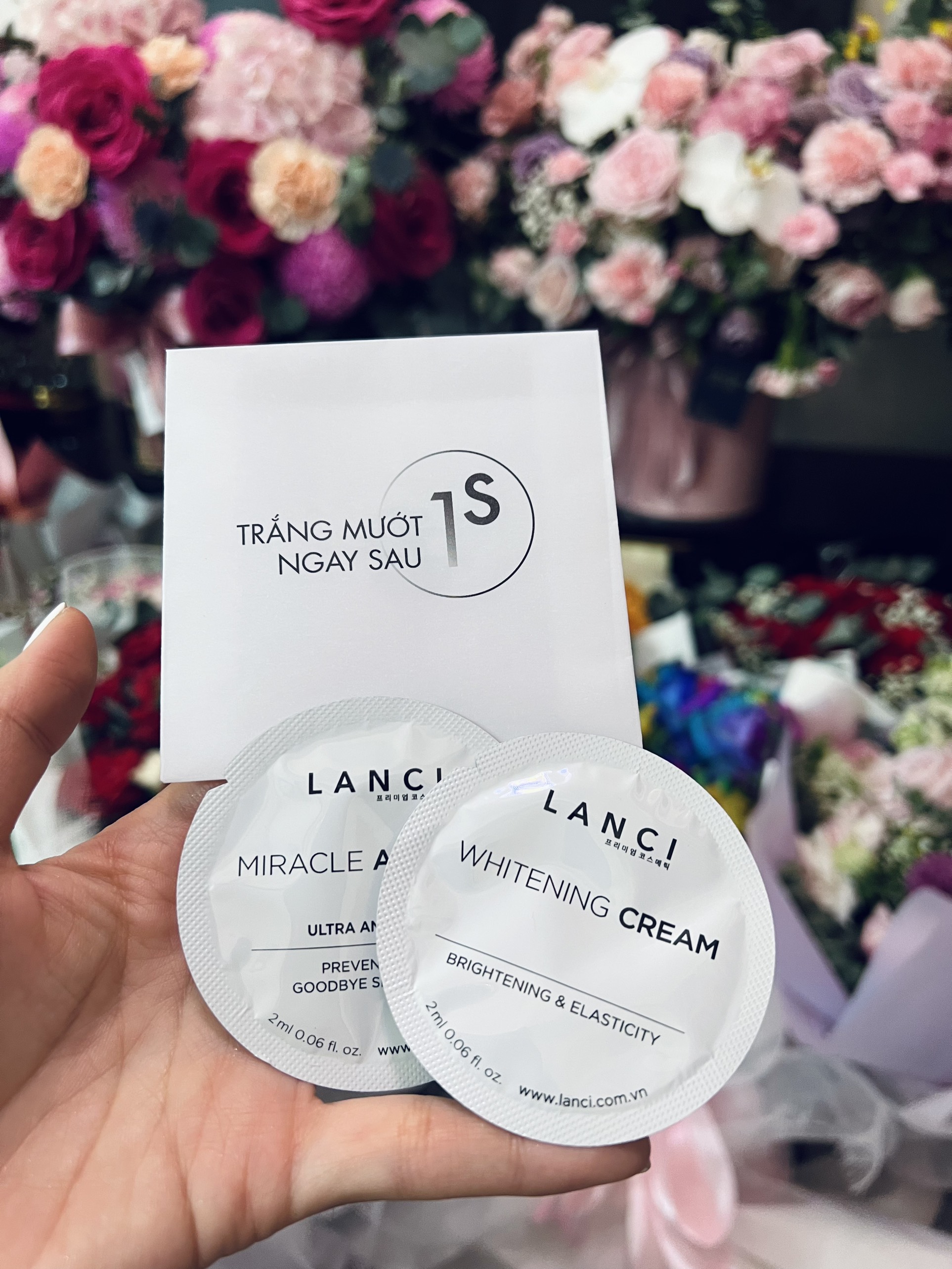 Kem face ngày Lanci dưỡng trắng căng mịn