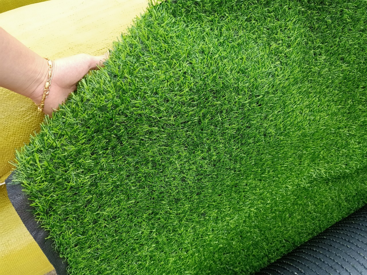1m2 Thảm cỏ nhân tạo 1cm 1 lớp đế lót sàn dán tường trang trí giá rẻ lắp