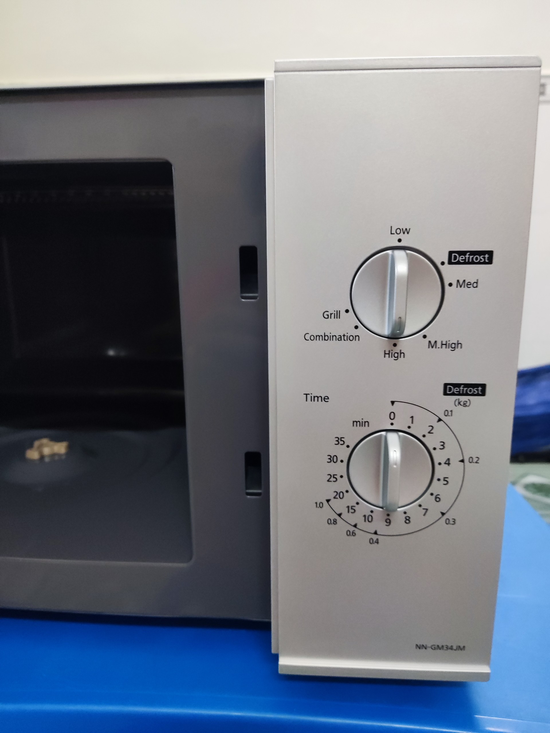 Lò vi sóng Panasonic NN-GM34JMYUE