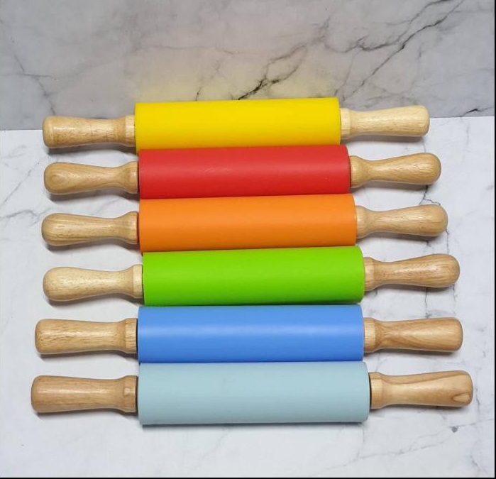 Cán Bột Lăn Gỗ Xoay & silicon 38cm