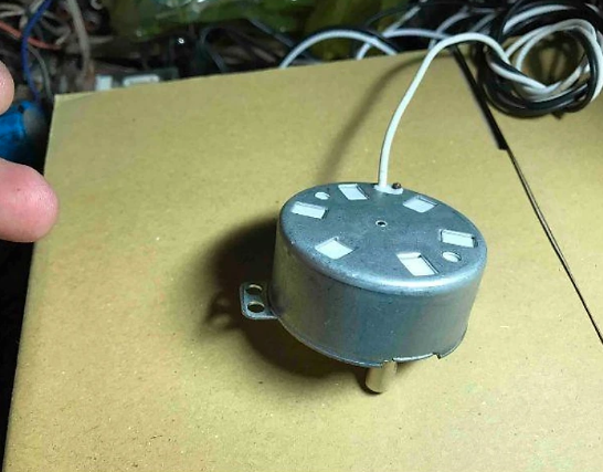 Motor đảo chậm quạt điện 220V