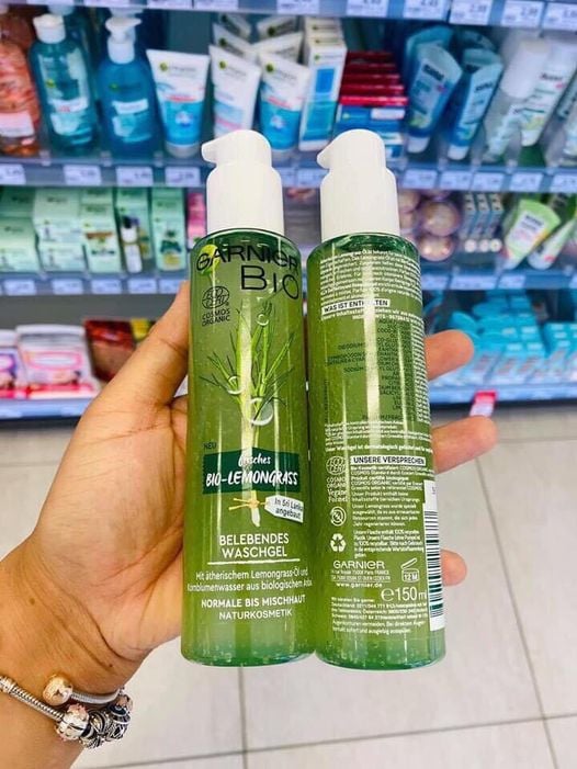 Sữa rửa mặt Garnier Bio của Đức