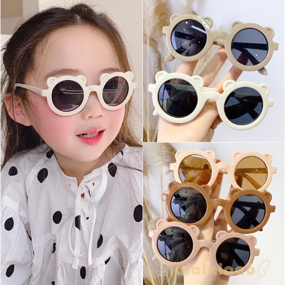 Kính râm hình gấu cho bé yêu