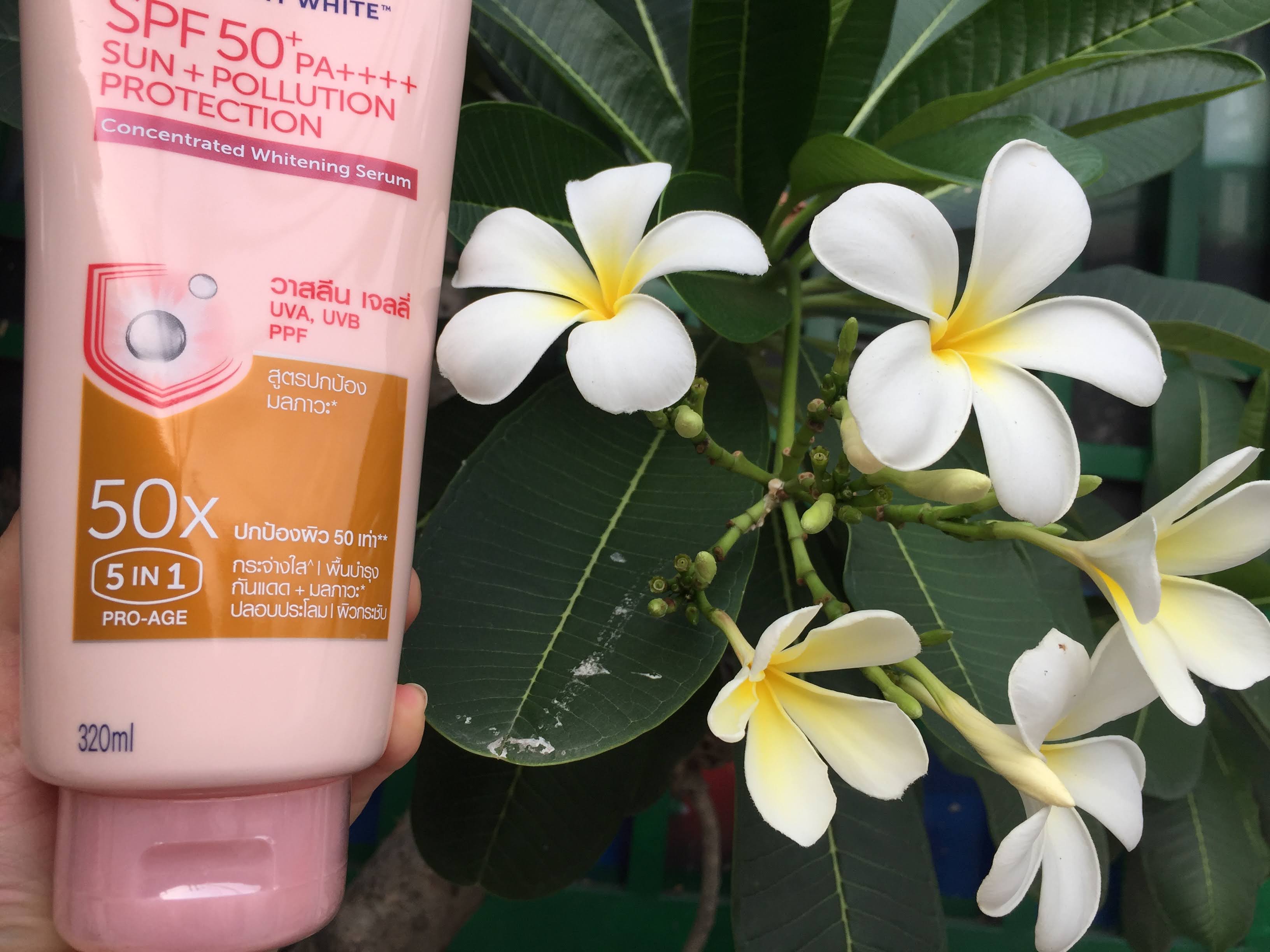 Vaseline Thái Lan 50X dưỡng trắng da body 320 ml