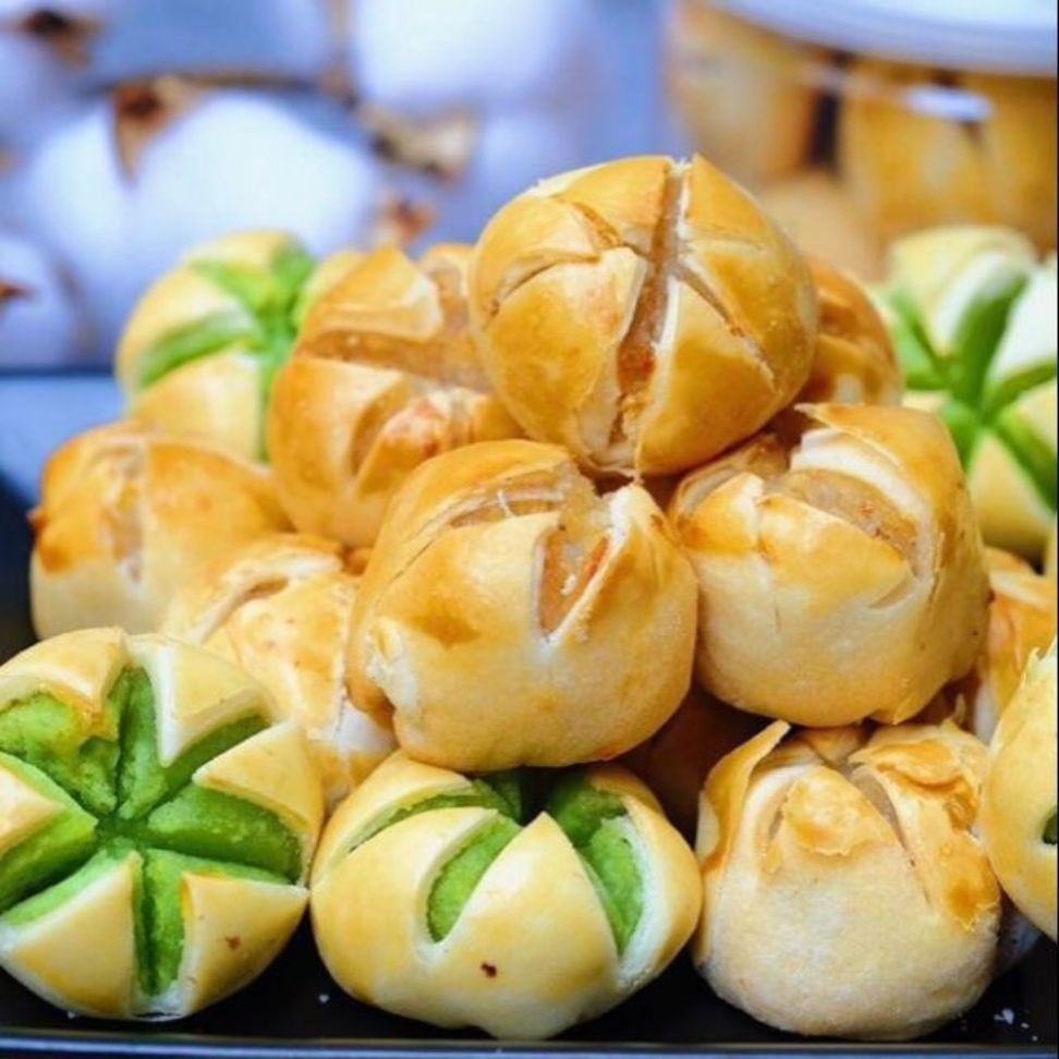 Bánh dứa sầu riêng - Đậu xanh lá dứa thơm ngon