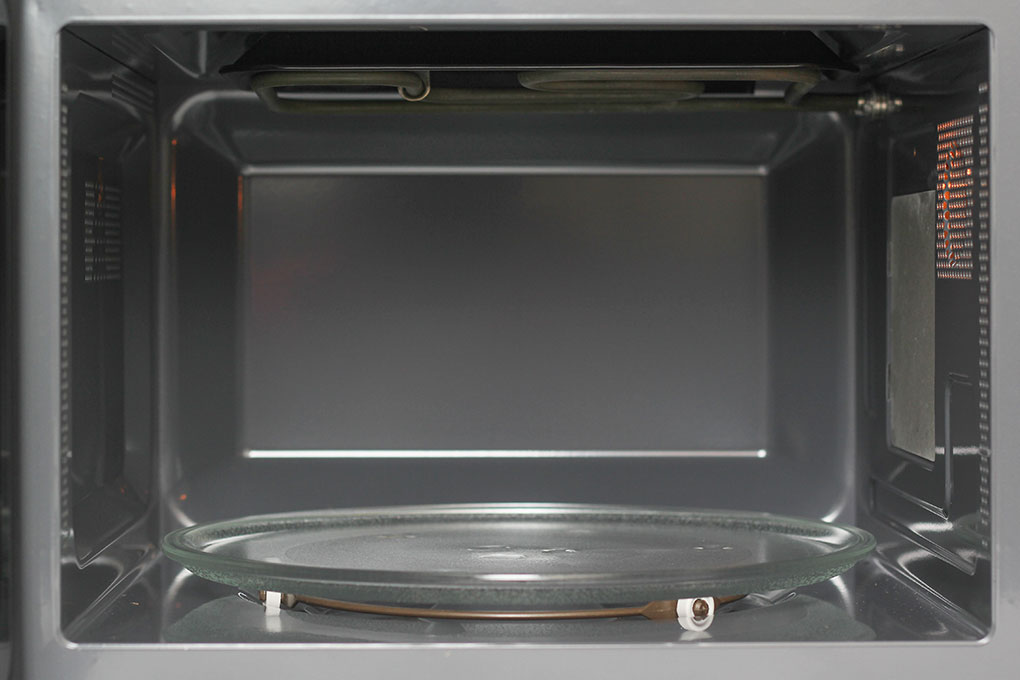 [HCM]Lò vi sóng Electrolux EMM2318X 23 lít