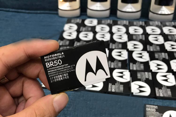 ĐIỆN THOẠI MOTOROLA V3i MỎNG & SANG TRỌNG