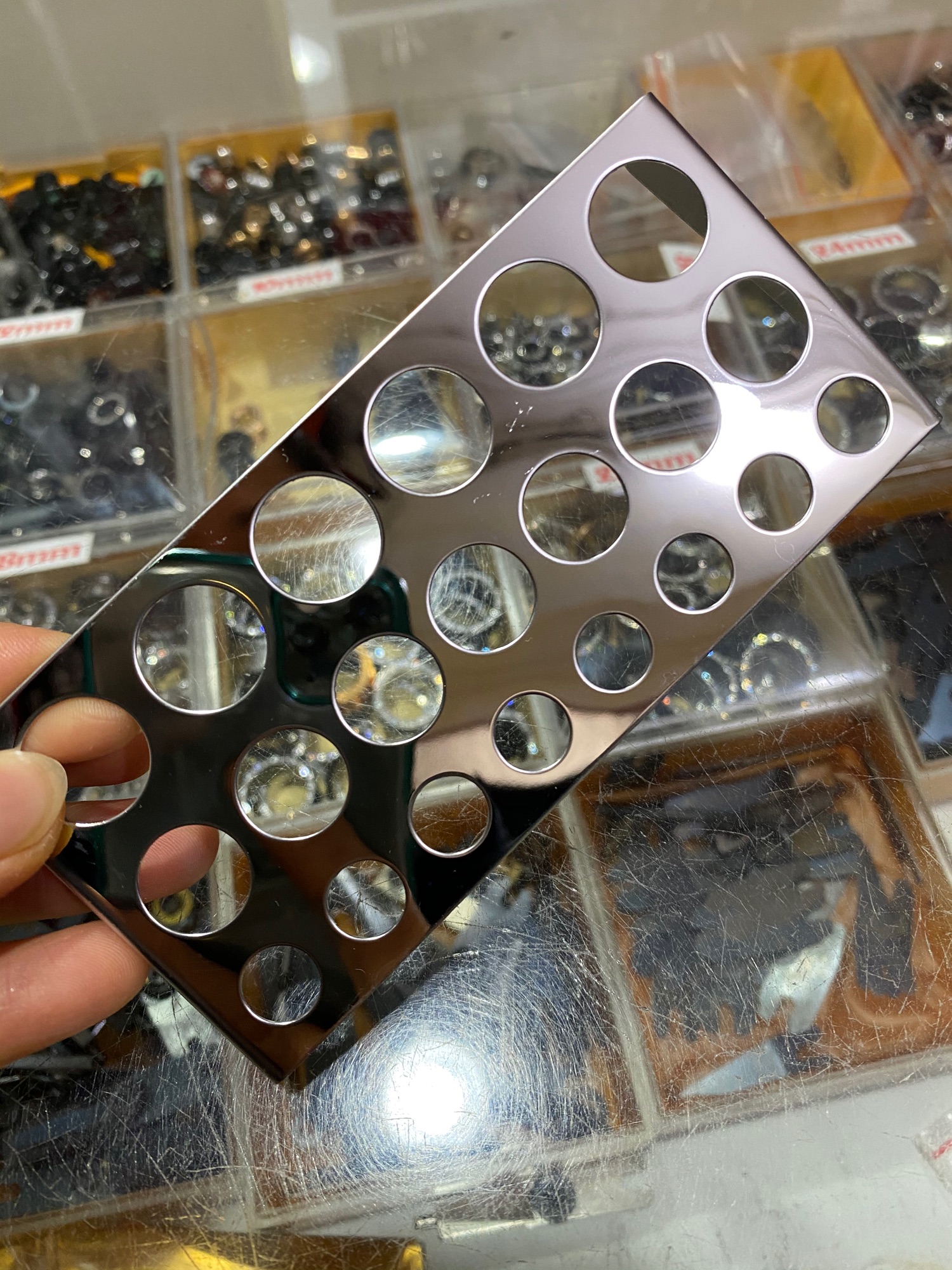 Khay inox đựng hũ nhựa đựng mực