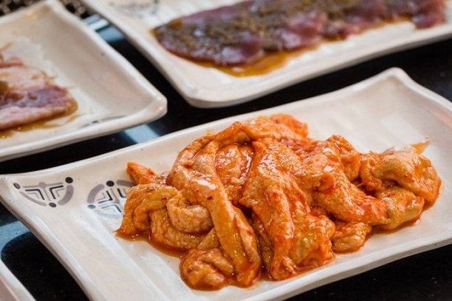 Vú heo ướp chao sa tế (500g)