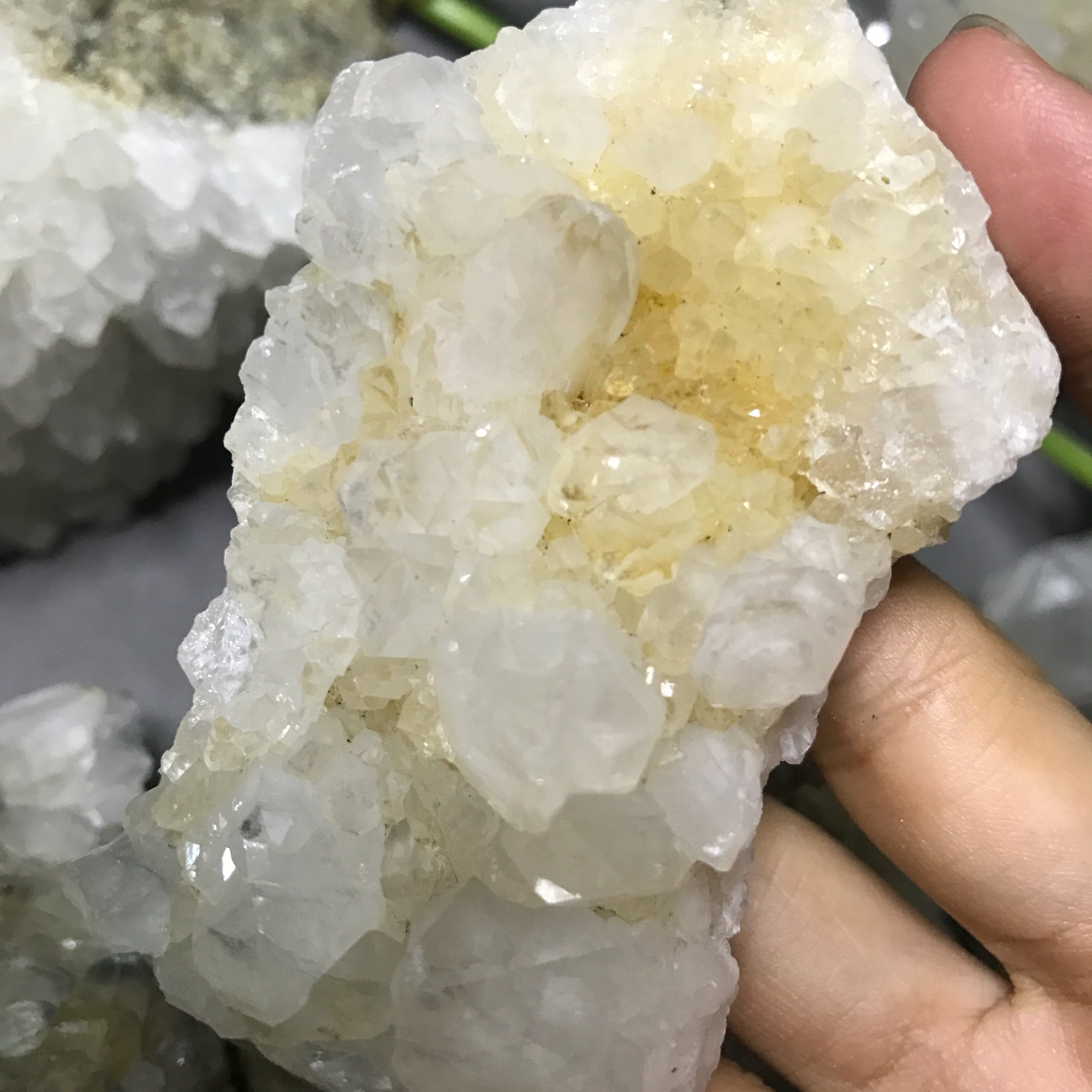 Đá Thạch Anh Ánh nhủ ra gương to lắp lánh