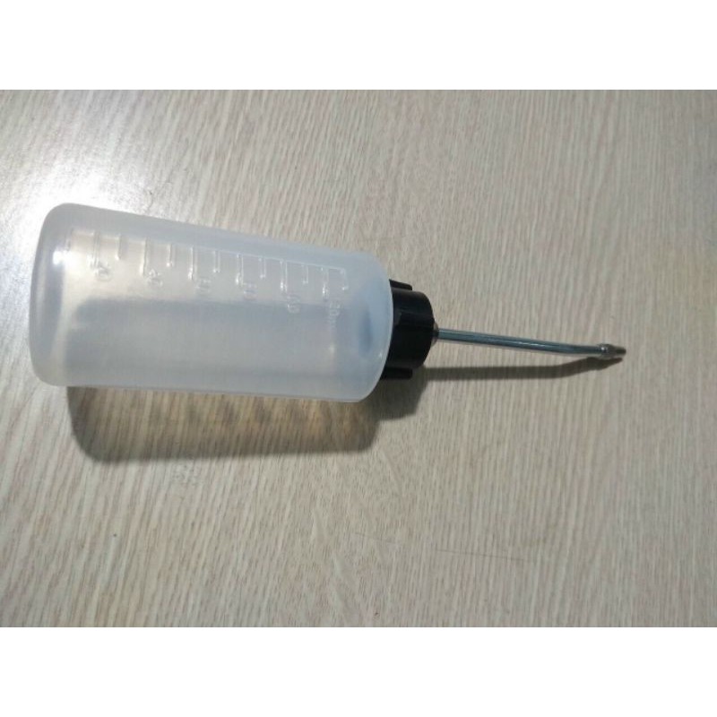 Lọ đựng dầu máy may( vịt dầu) dùng trong ngành may mặc