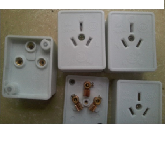 Ổ Cắm 3 Lổ Dẹt 10A 250V ZM13-10