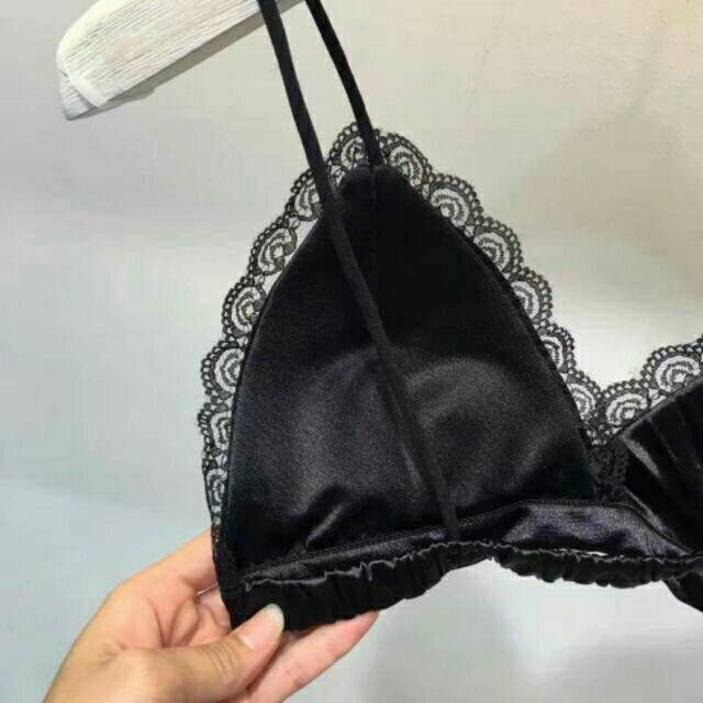Bra phi lụa bóng viền ren điệu đà sexy 265