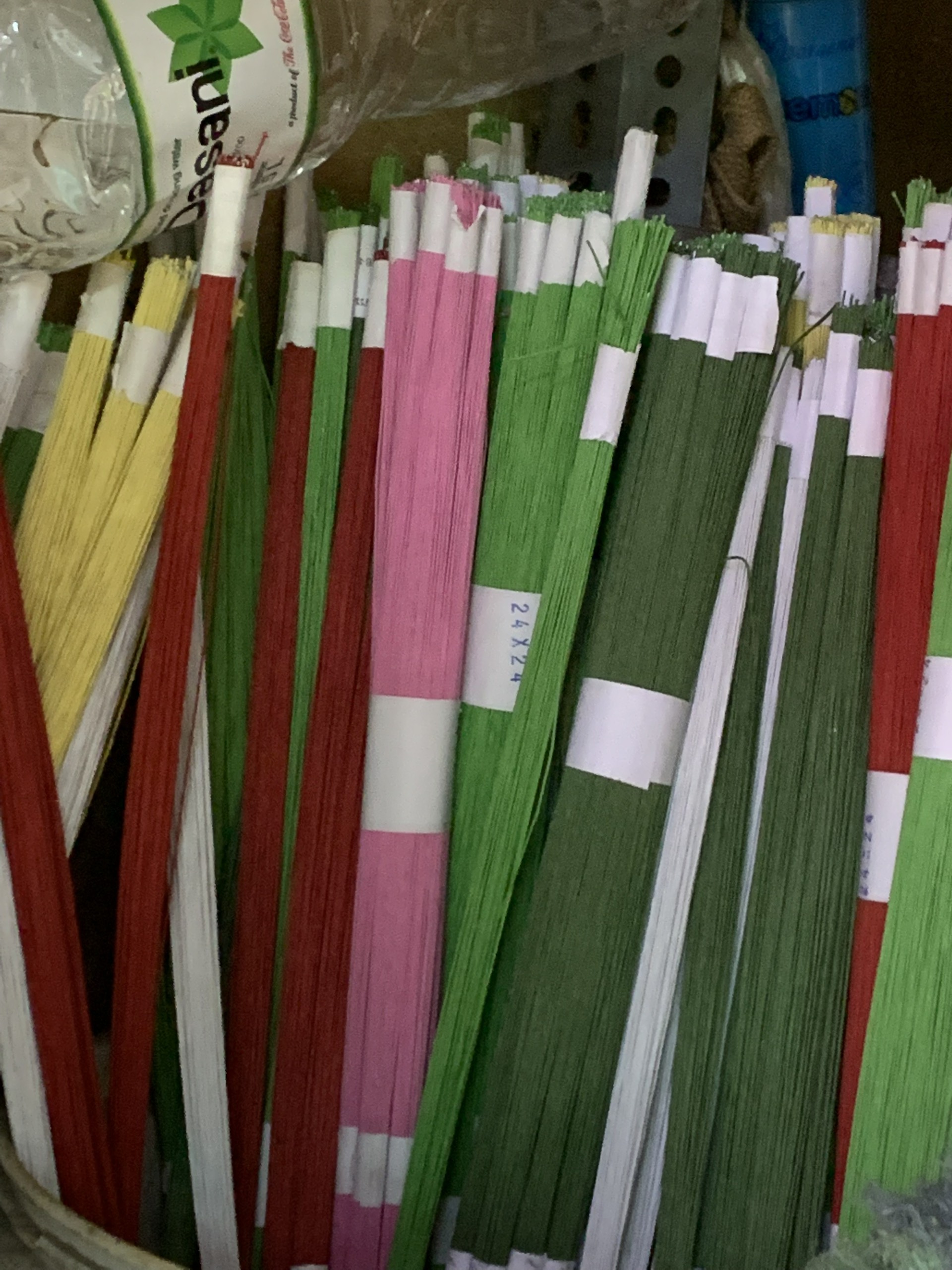 Kẽm giấy làm hoa ( dài 60cm bó 100 sợi ) 3 size (24)-(22)-(20)