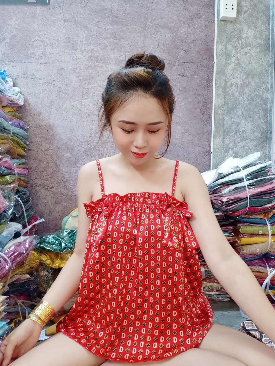 Đồ bộ đùi lụa satin hai dây phối nơ xinh xắn mềm mát freesize 58kg. đồ bộ đùi lụa satin dễ thương nguyên khánh store