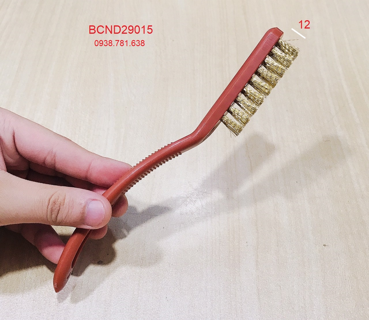 Bàn chải cán nhựa sợi cước đồng 29015
