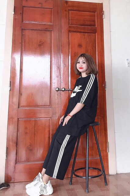 Quần thể thao ba sọc rộng