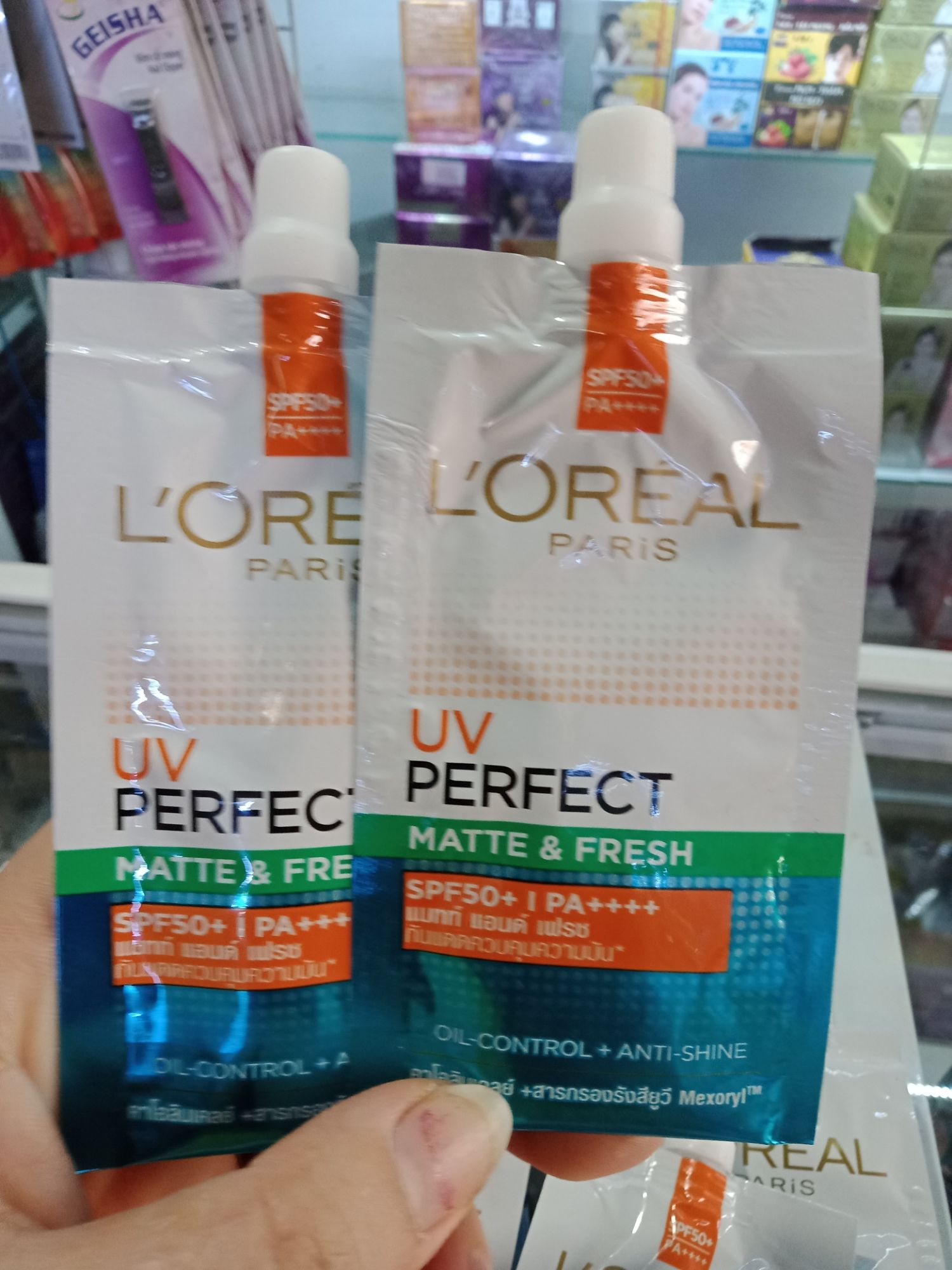 [HCM]Chống nắng Loreal dưỡng da kiềm nhờn 7ml