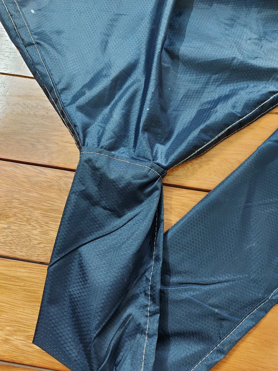 [HCM] Áo bảo dưỡng máy lạnh treo tường