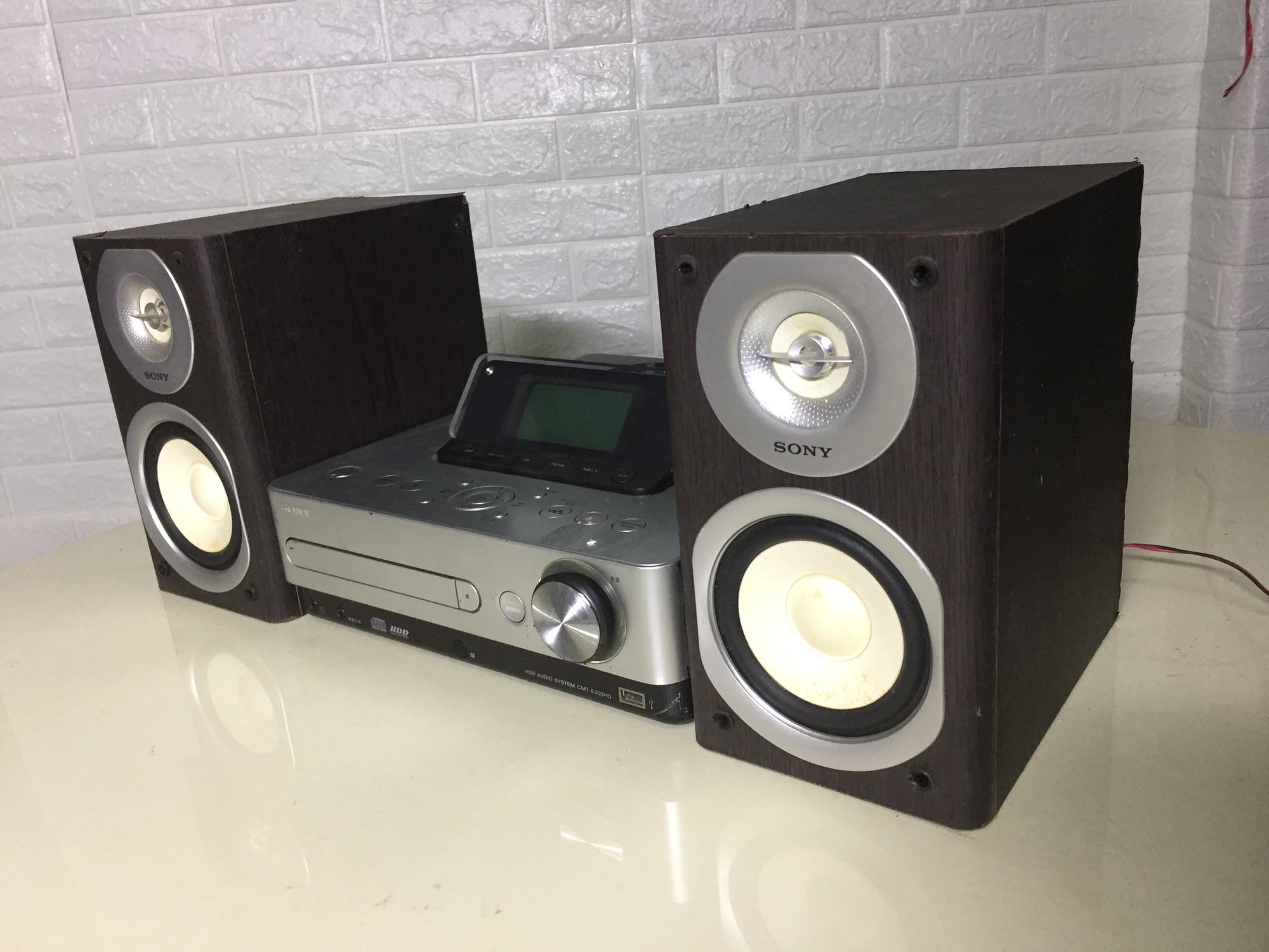 Sony E300hd