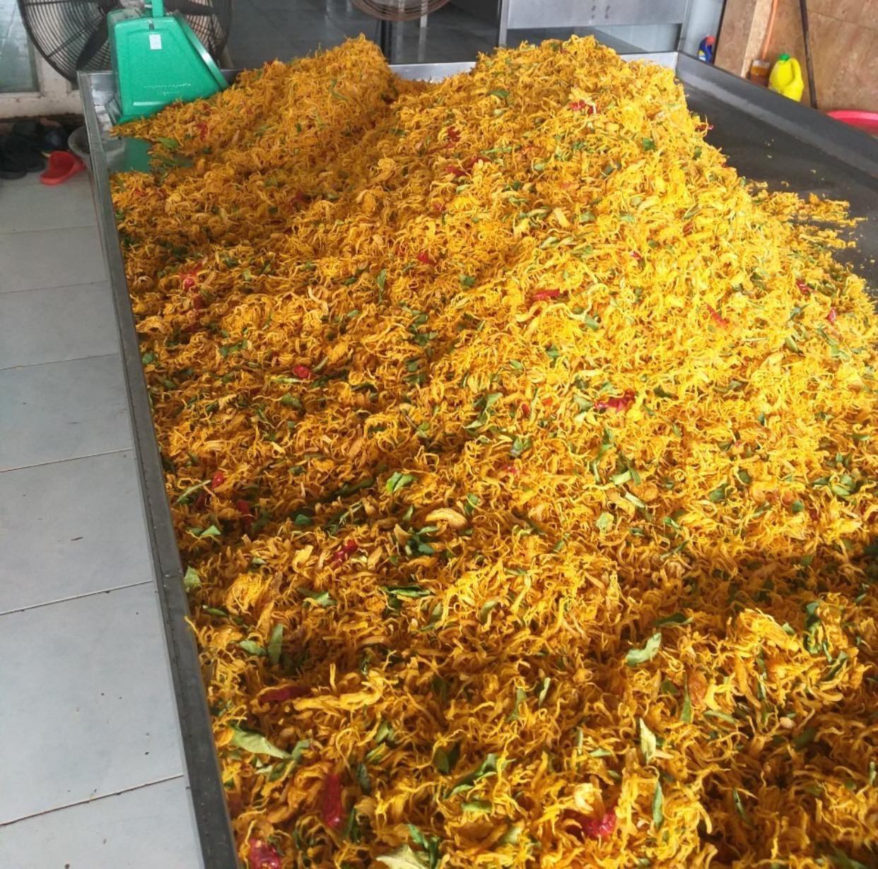 100G KHÔ GÀ LÁ CHANH