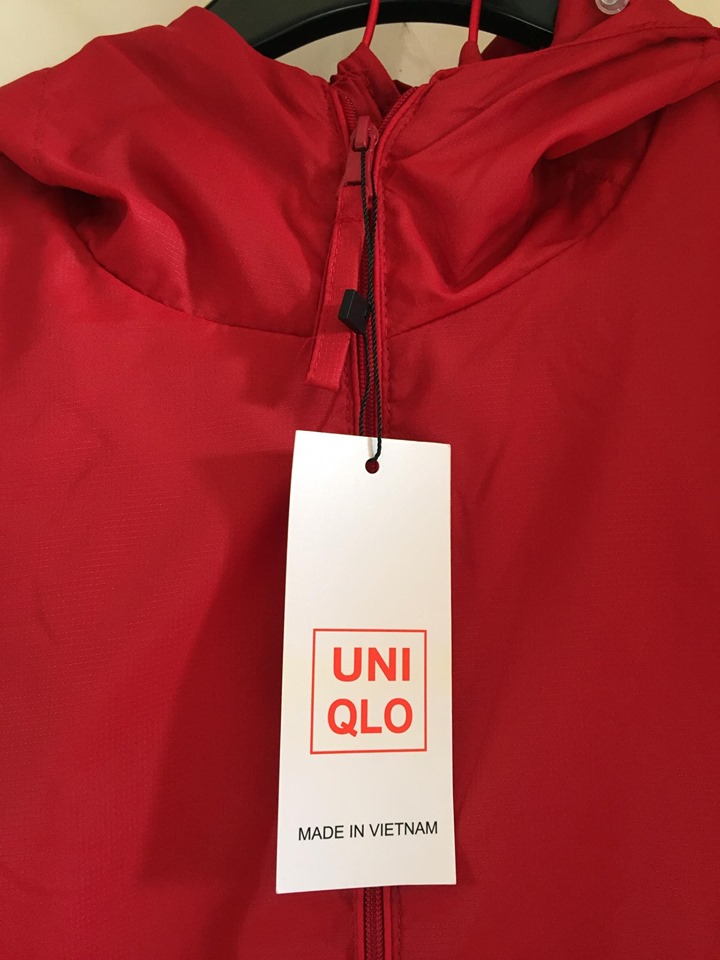 Áo Khoác Gió Uniqlo Màu Đỏ