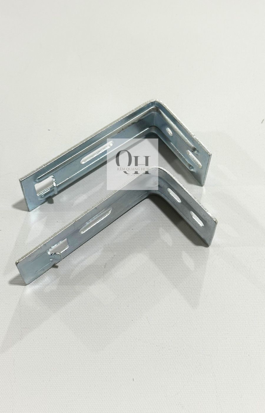 Phụ kiện treo rèm cuốn, rèm dọc ,rèm cầu vồng