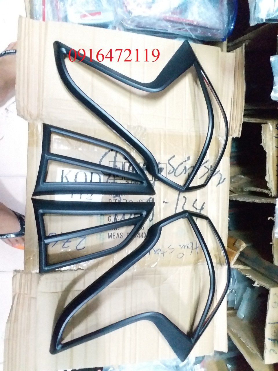 Bộ ốp viền hậu đen xe Xpander 2018-2019