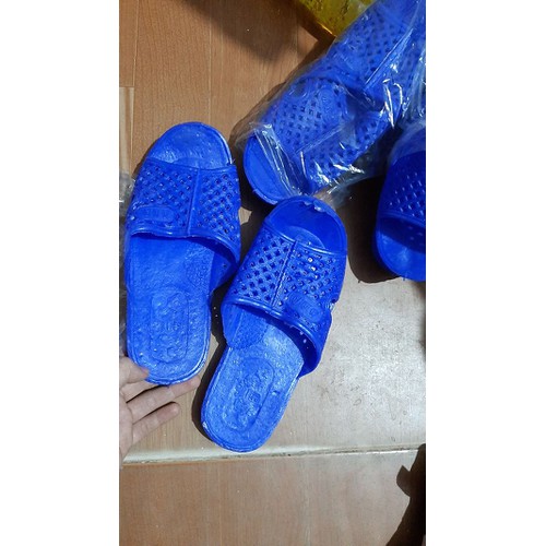 Dép tổ ong màu xanh biển