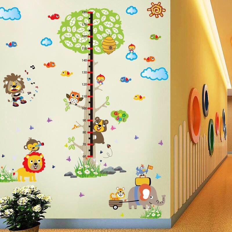 decal dán tường mẫu cây thước đo thú lớn cho bé