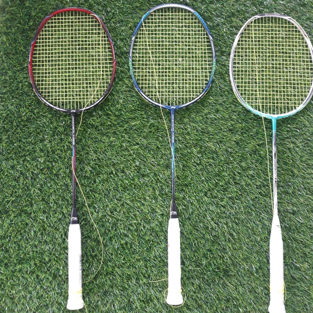 Vợt cầu lông Lining khung cacbon (Tặng 1 lần căng dây + 1 cuốn cán trống trơn)